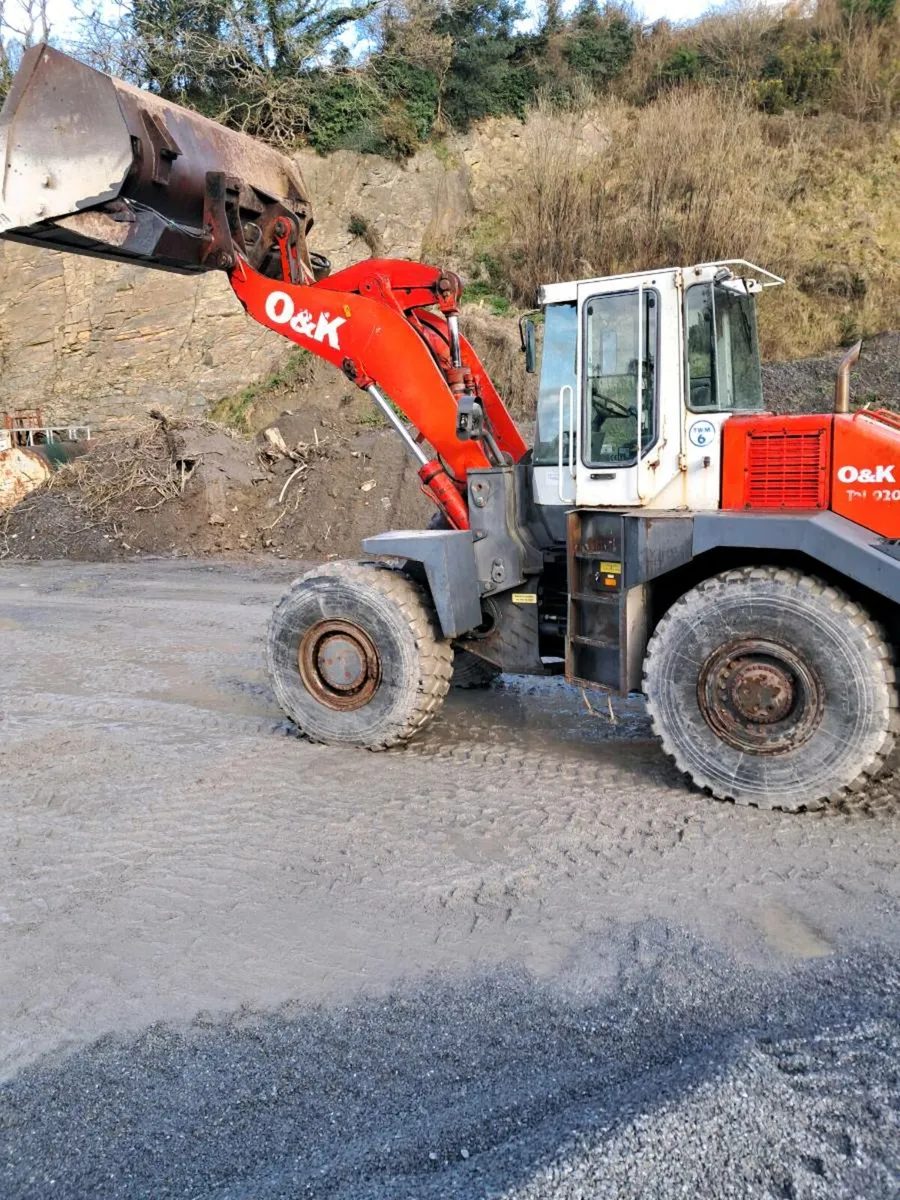 O&K 35.5 High Tip Loading Shovel - Image 1