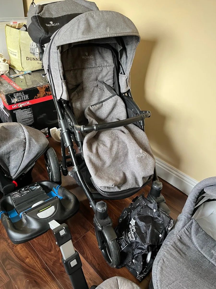 Venicci travel system - Image 2