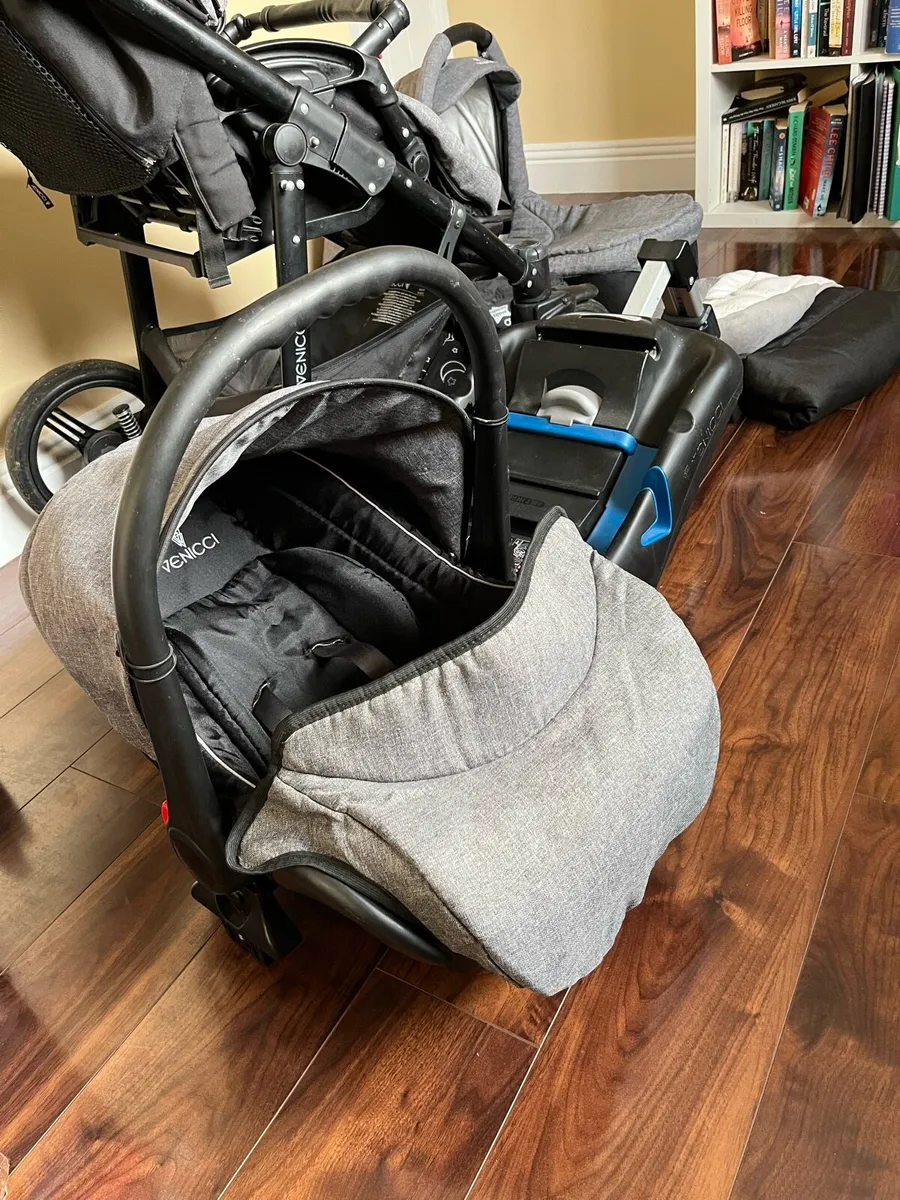 Venicci travel system - Image 4