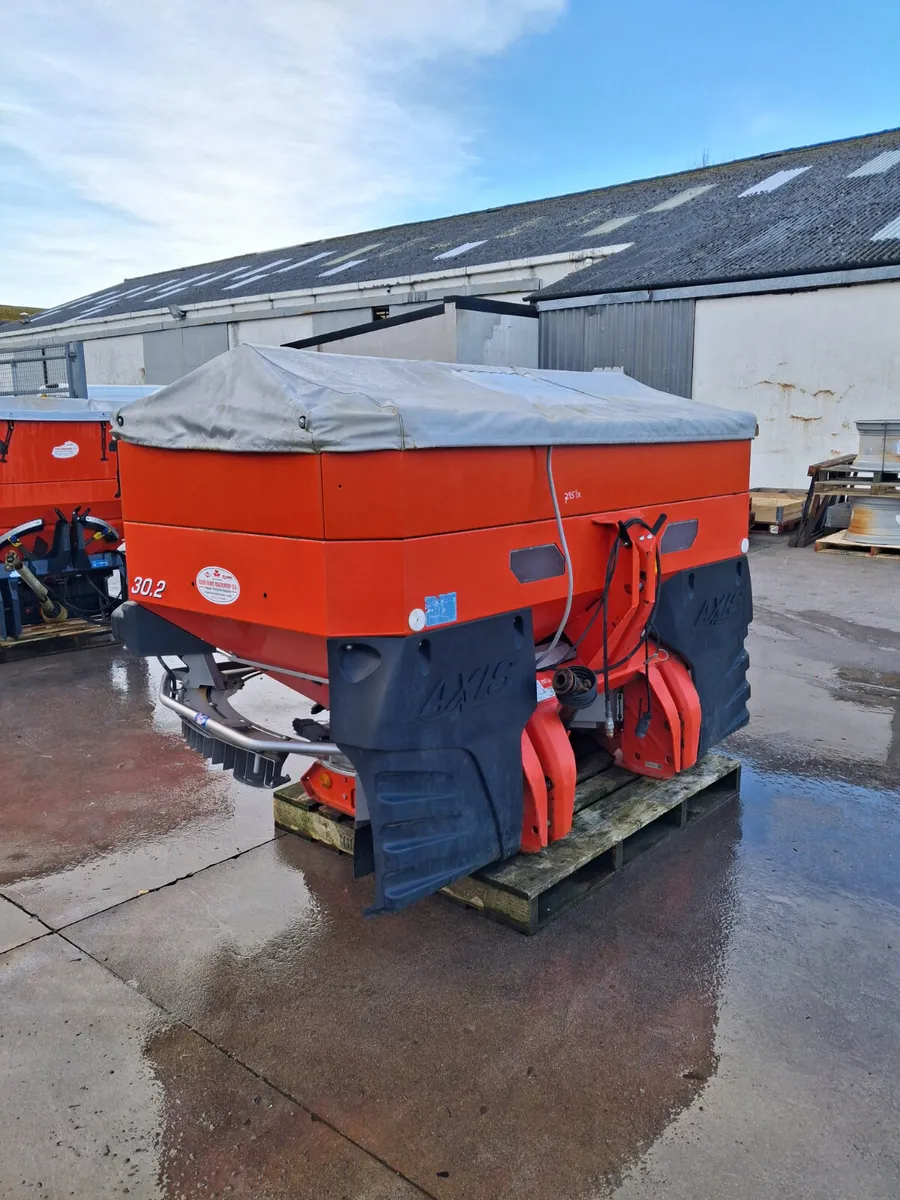 Rauch Axis EMC Fertiliser Spreader (S/N 2951X) - Image 4