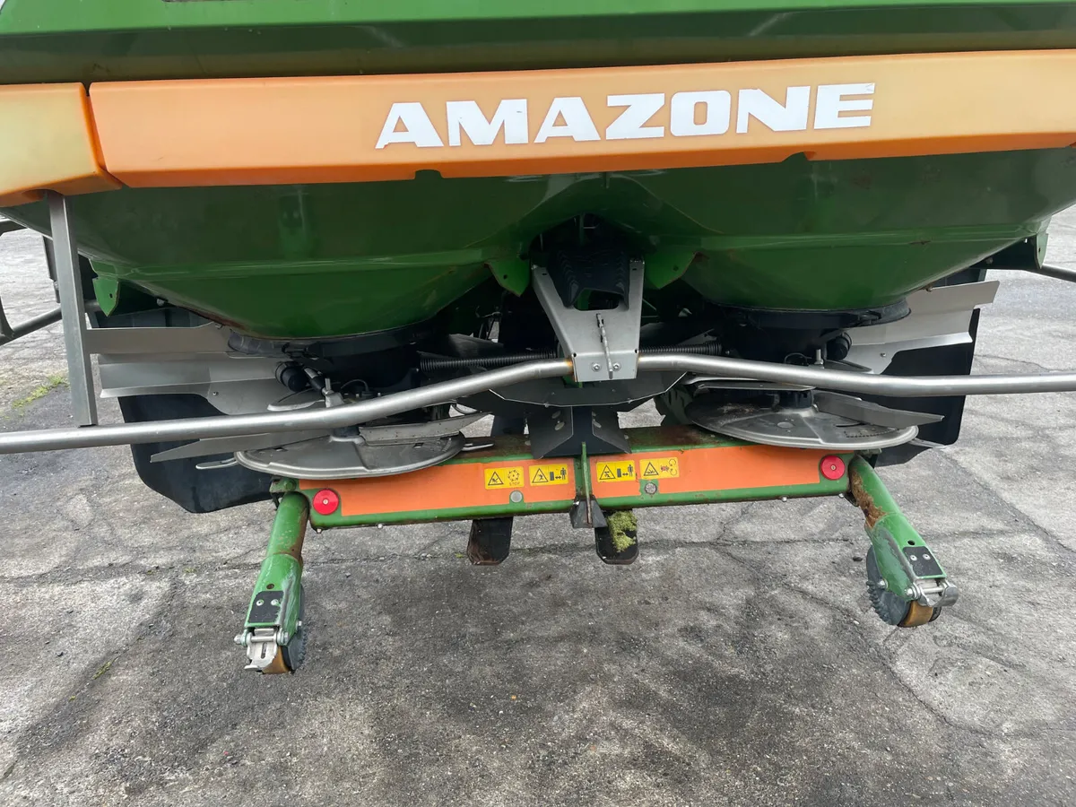 Amazon fertiliser spreader - Image 3