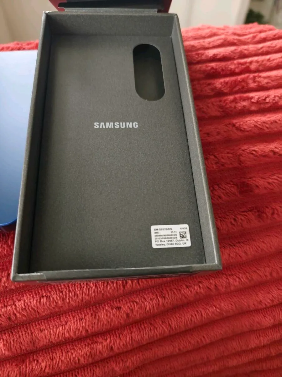 Brand new Samsung S25 - Image 4