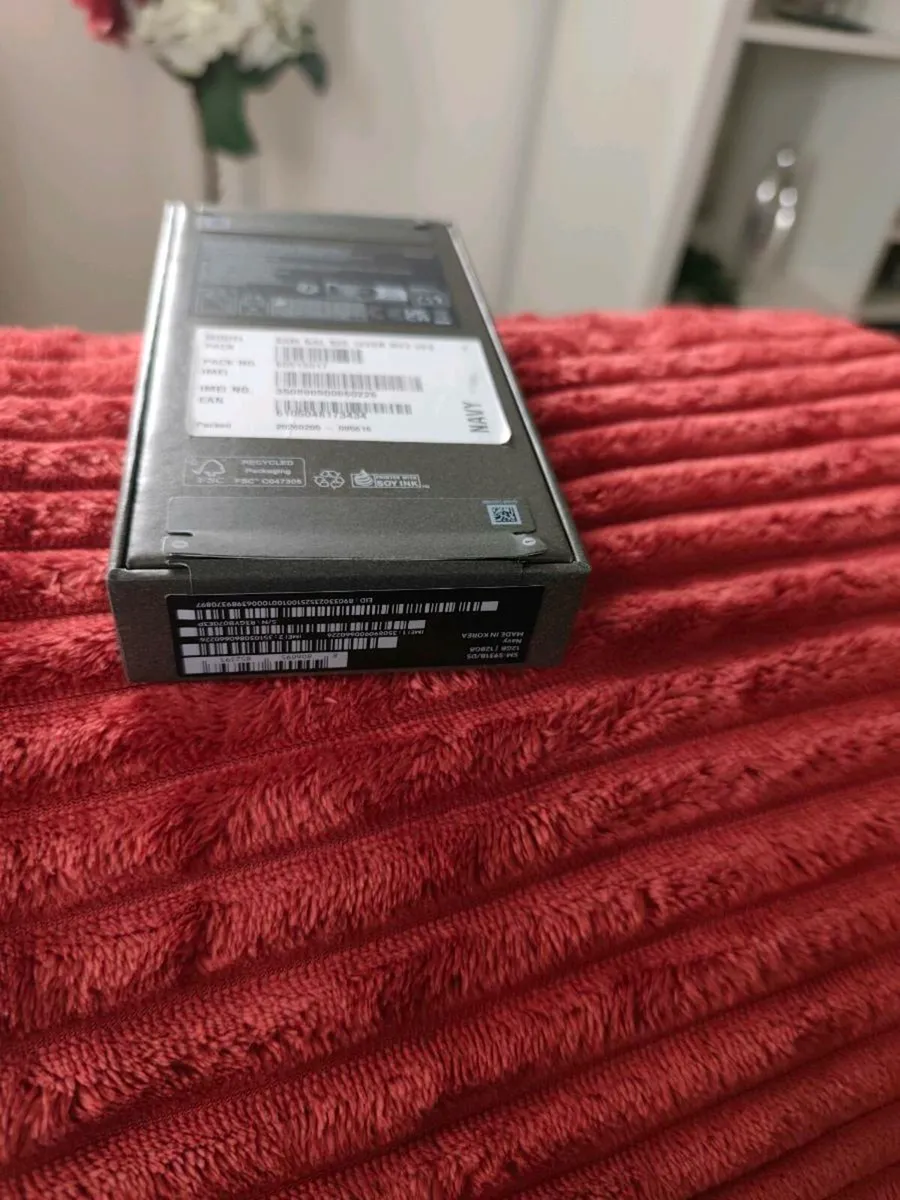 Brand new Samsung S25 - Image 2