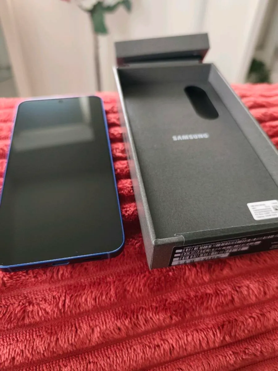 Brand new Samsung S25 - Image 1
