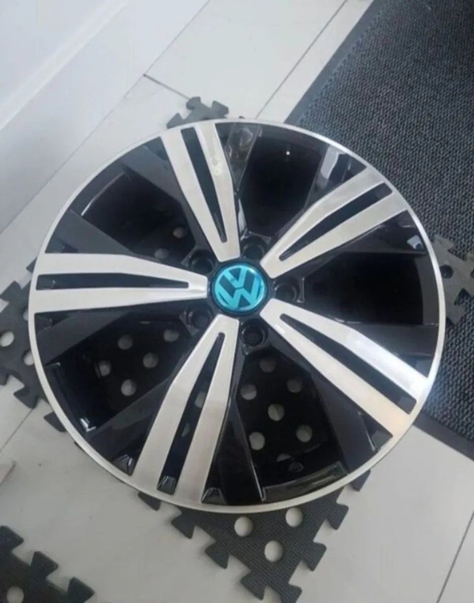 Genuine VW Caddy Alltrack 17" Alloy Wheels - Image 2