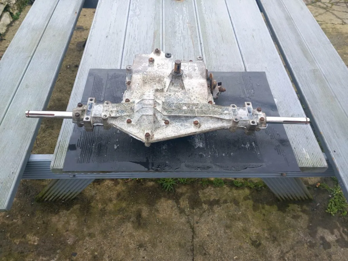 Husqvarna/craftsman manual gearbox for sale - Image 3