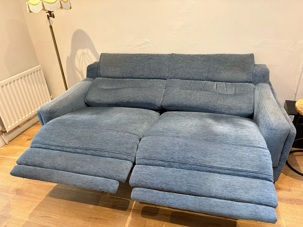 Parker Knoll electric sofa - Image 3