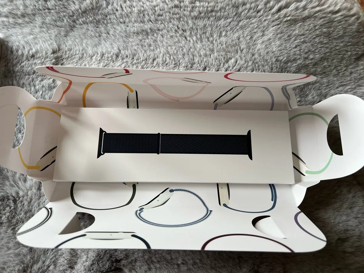 Apple Watch SE (Gen 2) GPS 44mm Midnight *new* - Image 4