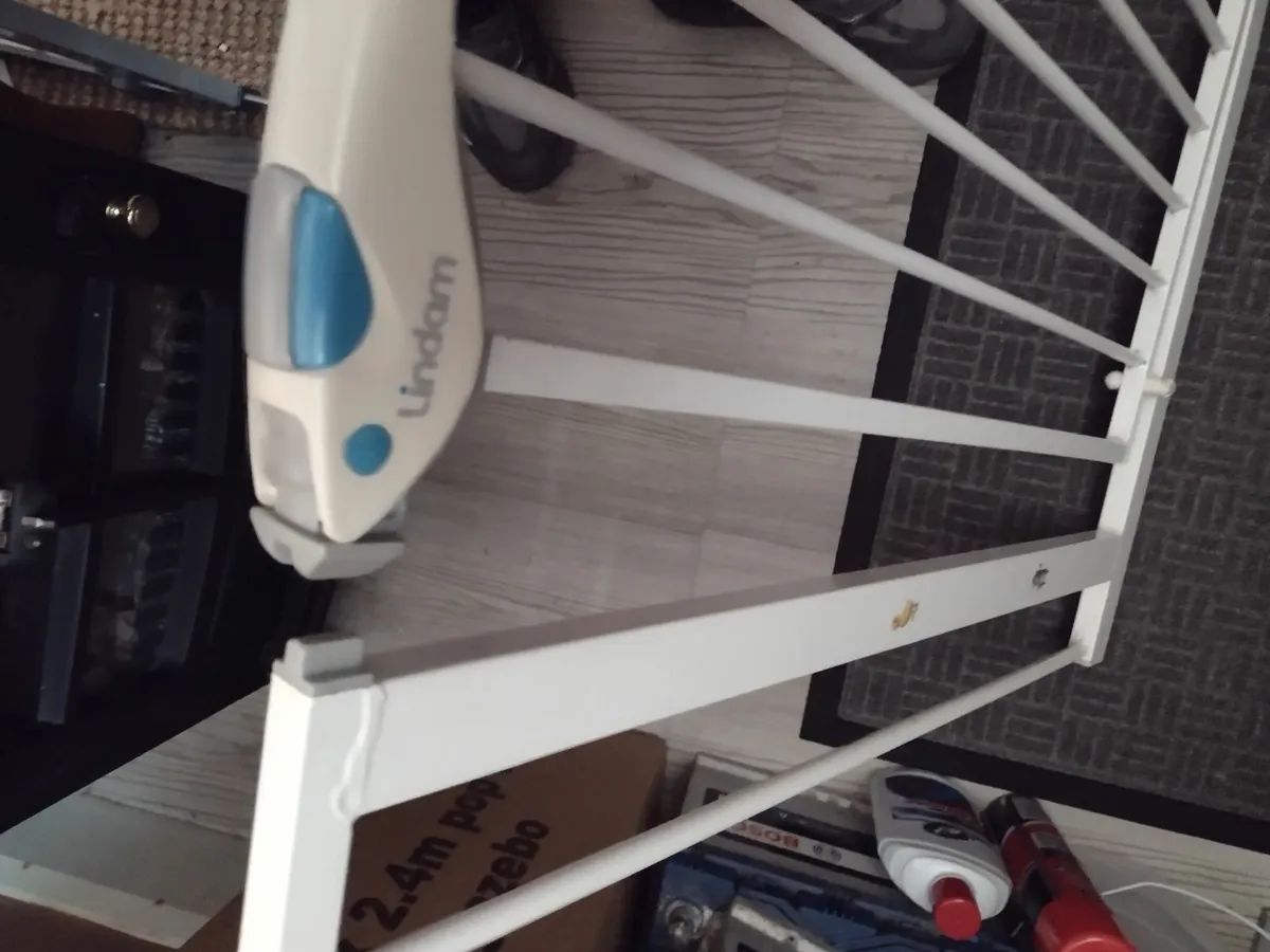 Heavy Lindam stair/door gate - Image 2