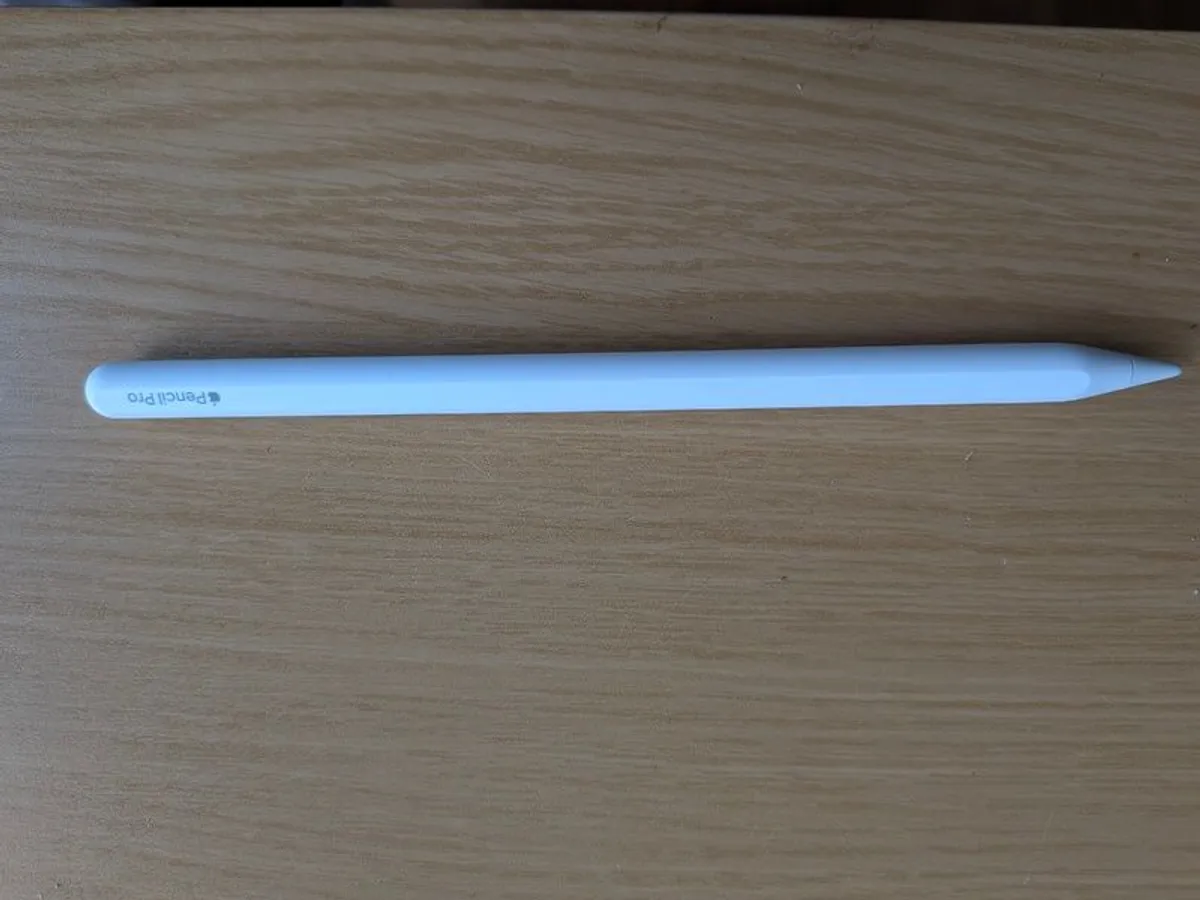 iPad Pro M4 with Magic Keyboard and Apple Pencil Pro - Image 2