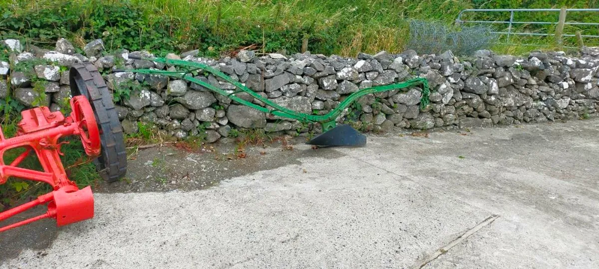 Antique farm machiny - Image 4