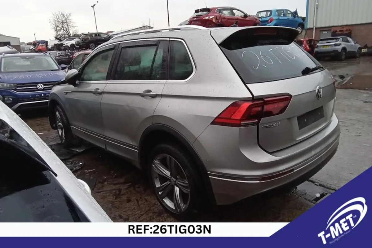 2017 VOLKSWAGEN TIGUAN BREAKING FOR PARTS - Image 4