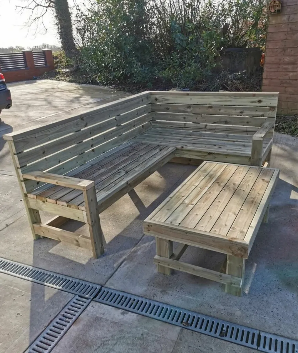 Garden furniture - Image 1