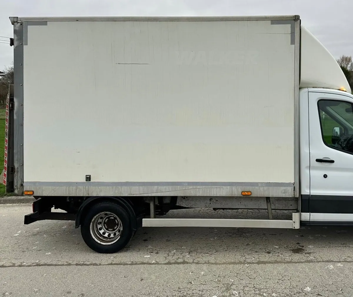 Box Body With Tail Lift For Sale - Image 4