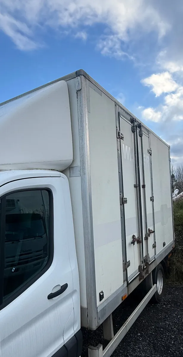 Box Body With Tail Lift For Sale - Image 2