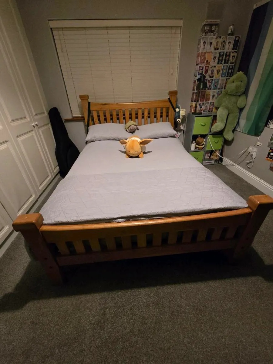 Solid oak double bed frame - Image 2