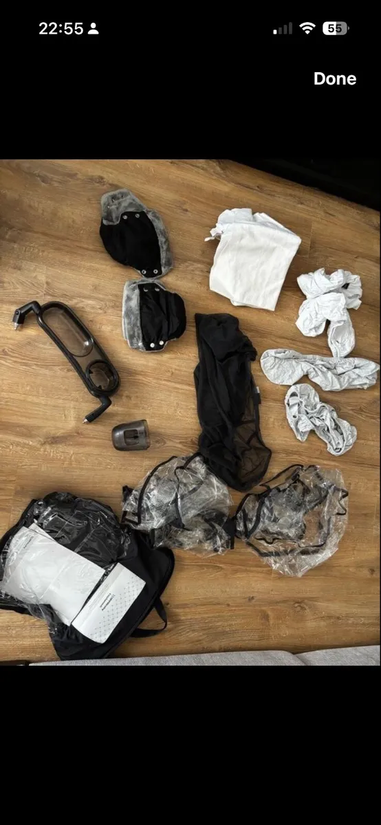 Uppababy Vista V2 and Accessory Bundle - Image 3