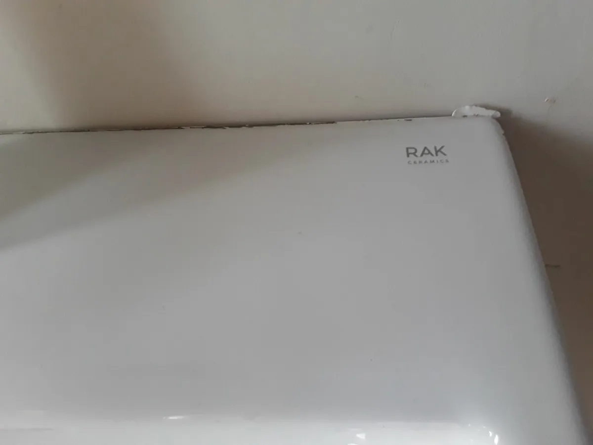 Sink pedestal taps perfect condition - Image 2