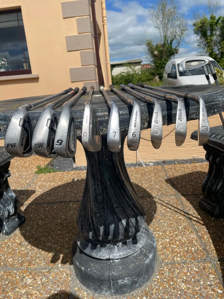 Mixed set of golf clubs - Image 1