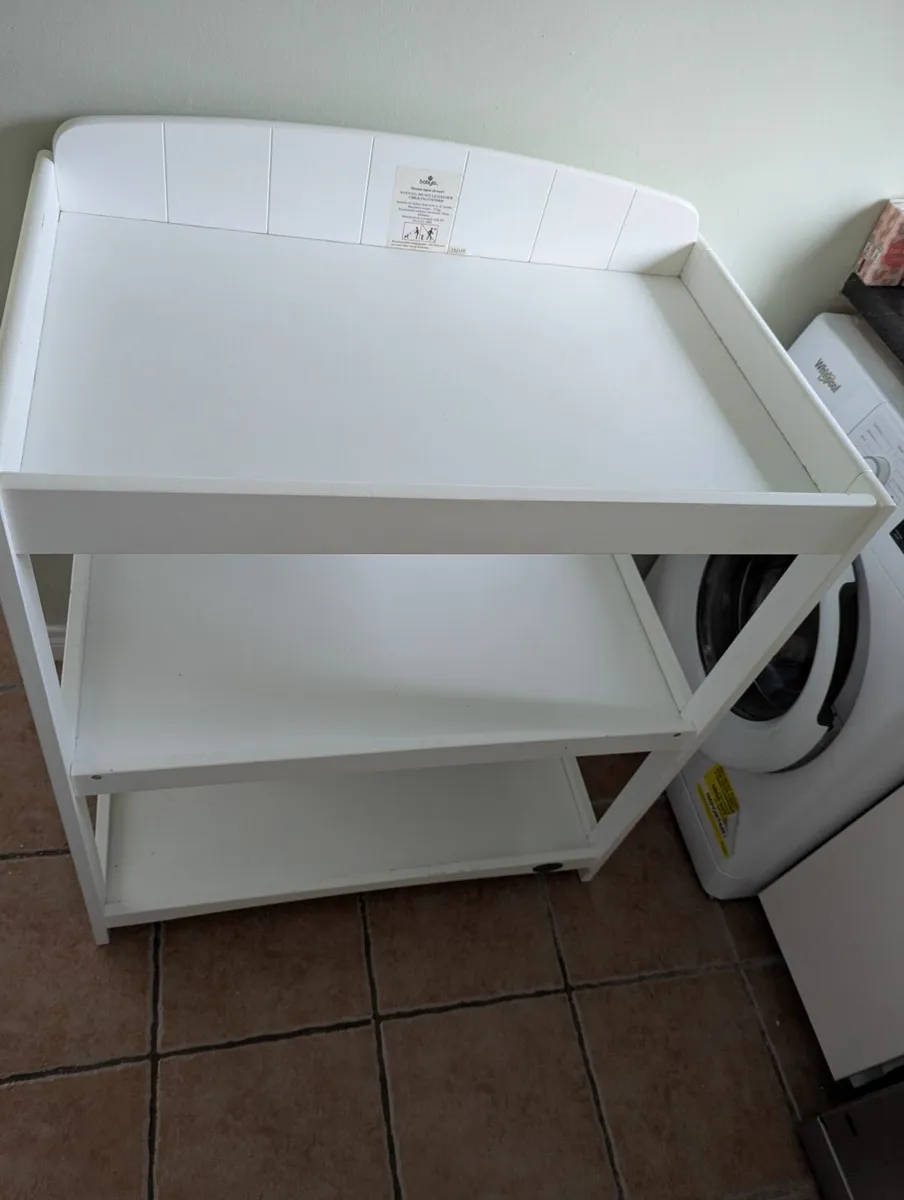 Babylo Changing Table - Image 1