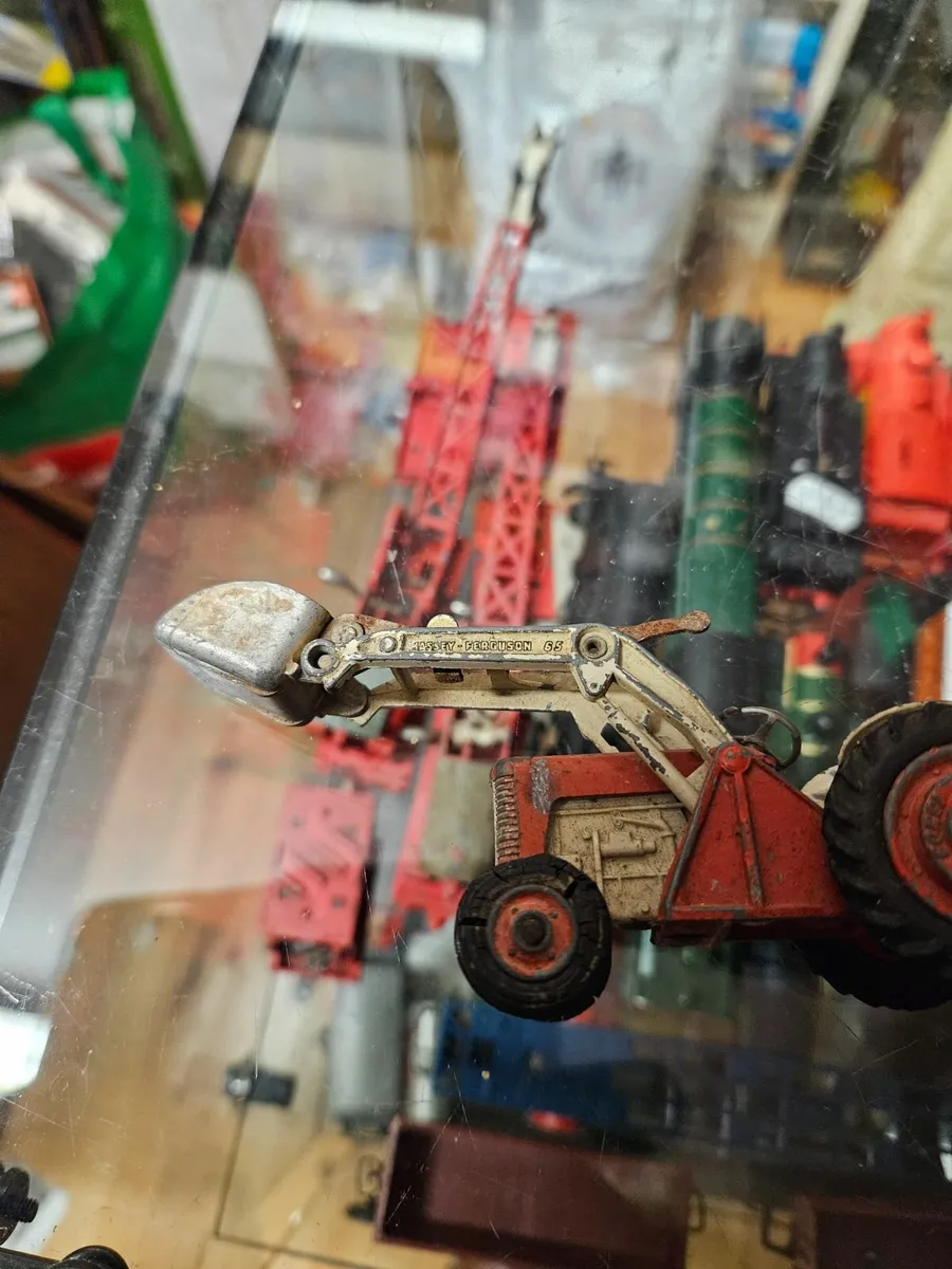 Corgi Massey Ferguson Tractor - Image 3