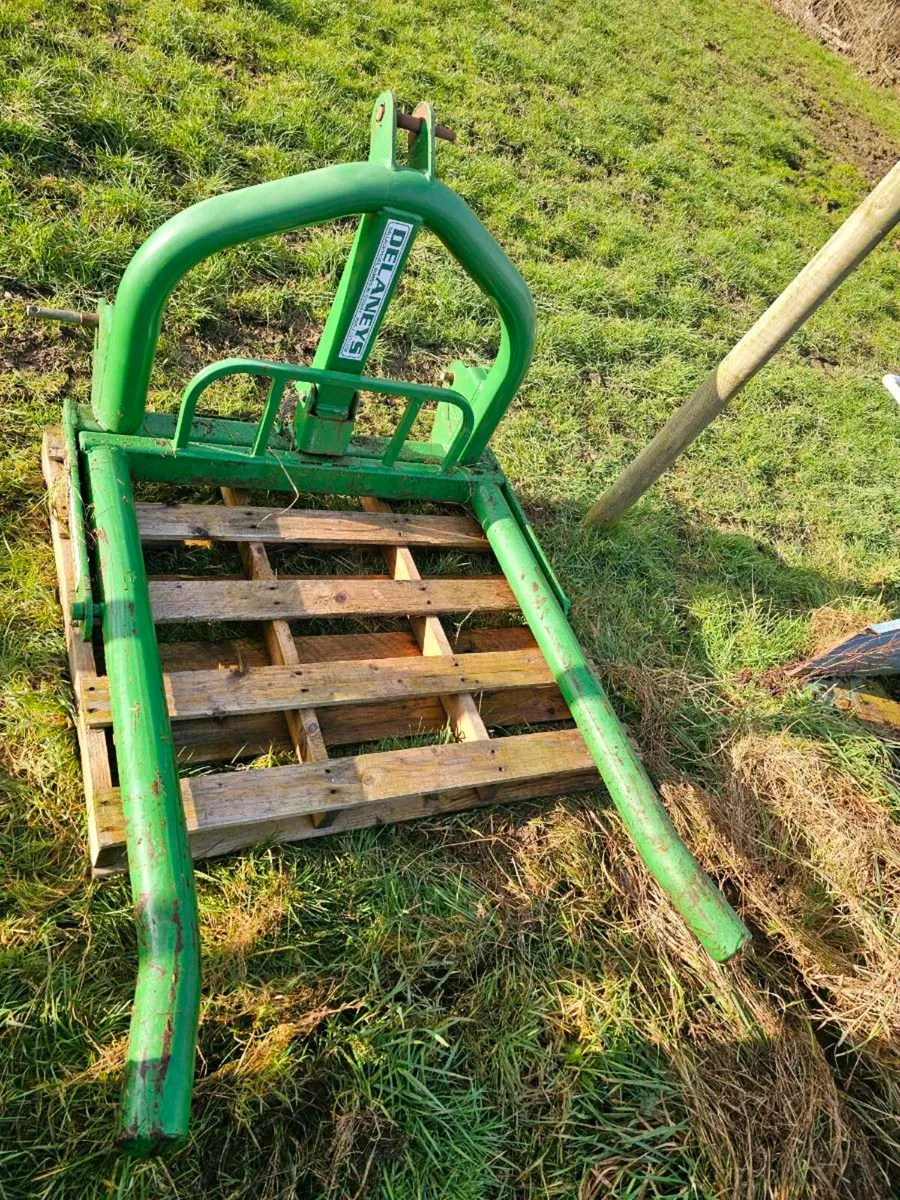 Cashels Bale Handler - Image 1