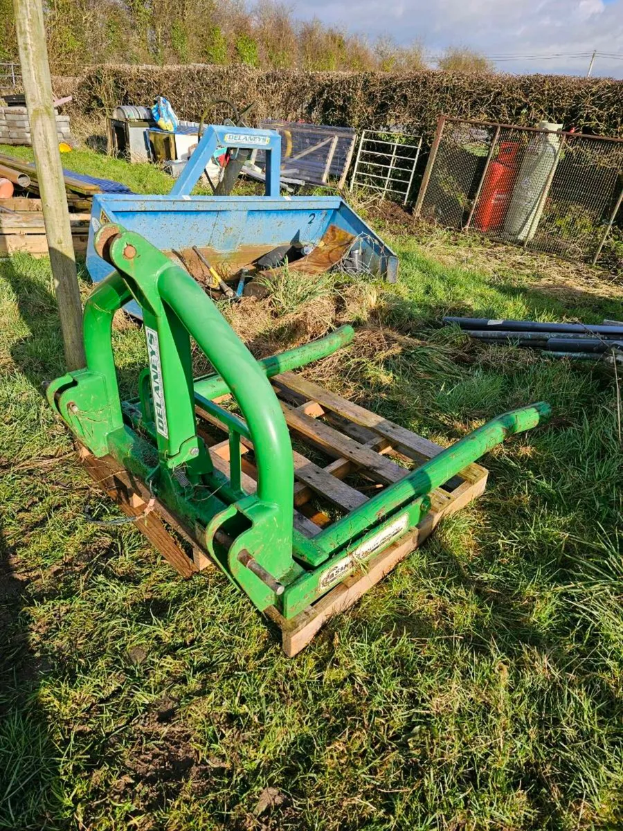 Cashels Bale Handler - Image 2