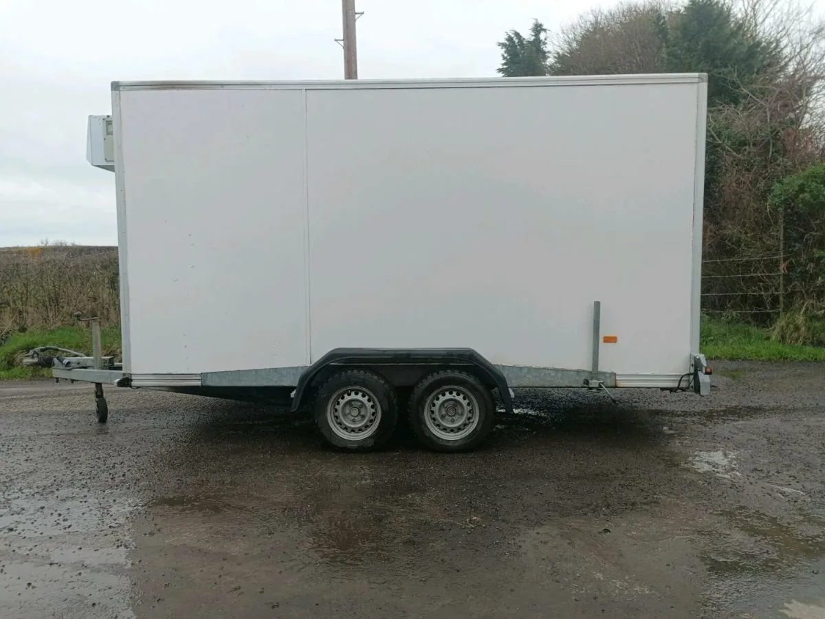 Fridge trailer. - Image 1