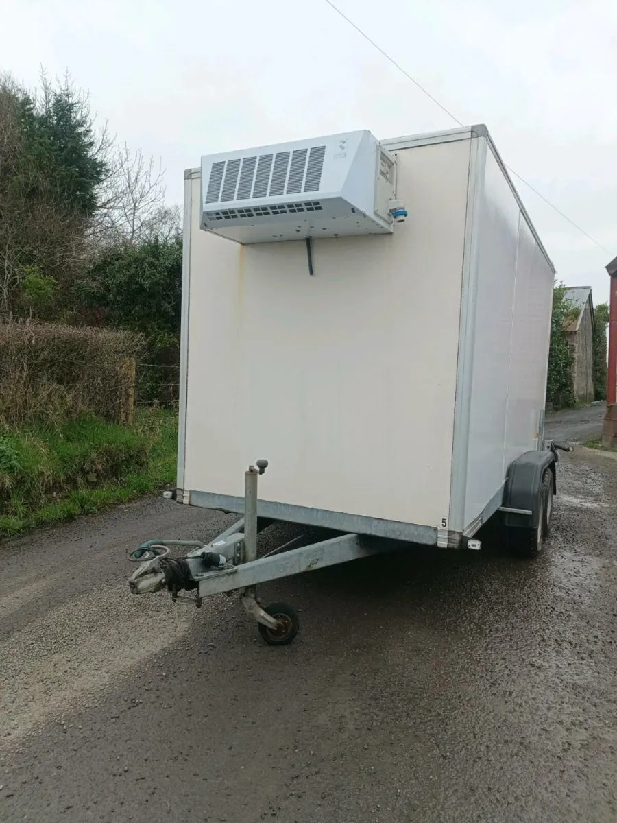 Fridge trailer. - Image 2