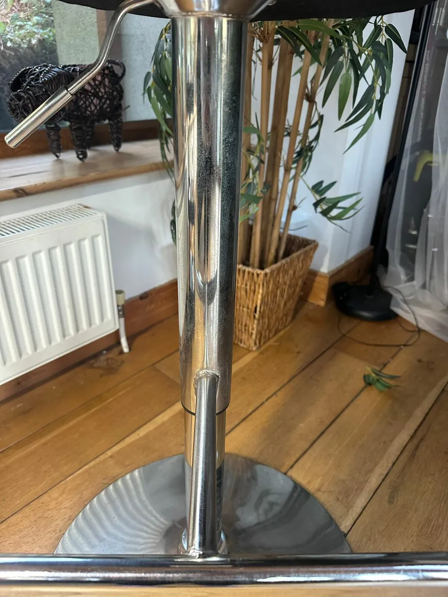 Make Up Chair / Bar Stool - FREE - Image 4