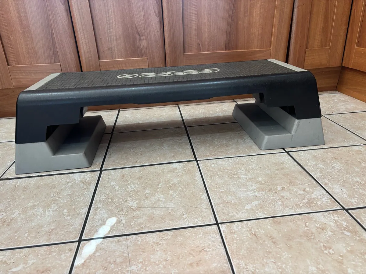 ORIGINAL + BEST LARGE REEBOK STEP, AEROBIC GYM!! - Image 2