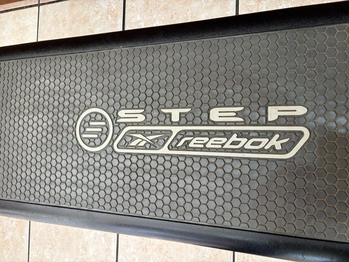 ORIGINAL + BEST LARGE REEBOK STEP, AEROBIC GYM!! - Image 3