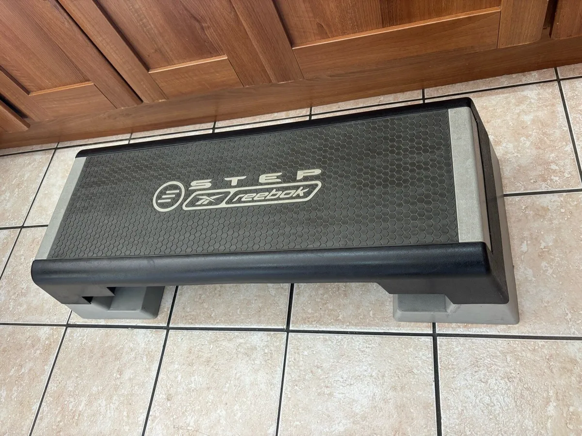 ORIGINAL + BEST LARGE REEBOK STEP, AEROBIC GYM!! - Image 4