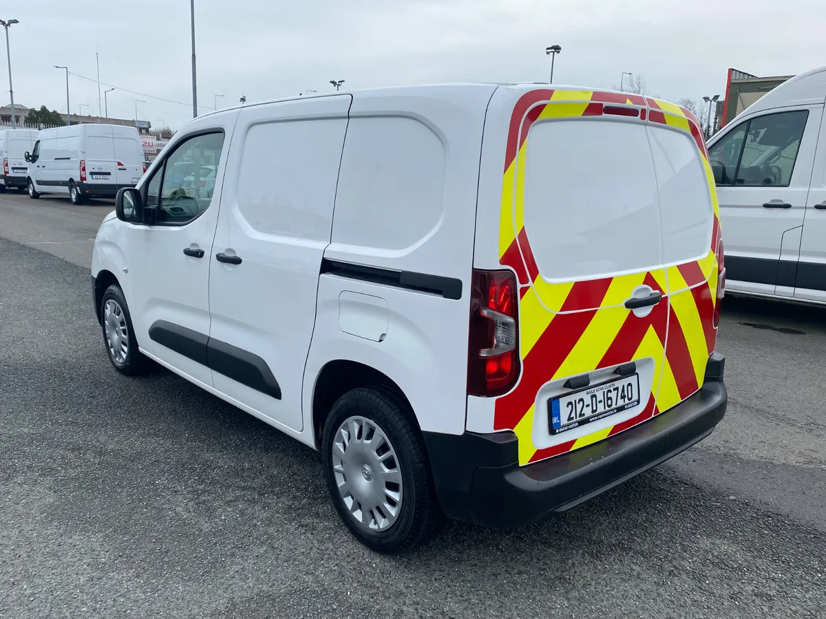 2021 Opel Combo 1.5 75BHP - Image 4
