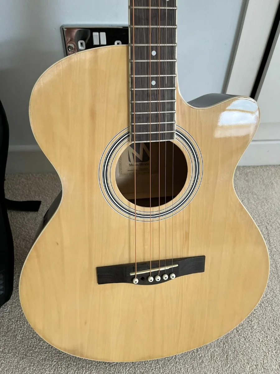 Beginners Guitar - Image 3