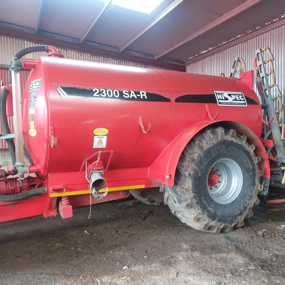 Hi Spec 2300 Gallon Slurry Tank with Dribble Bar - Image 1
