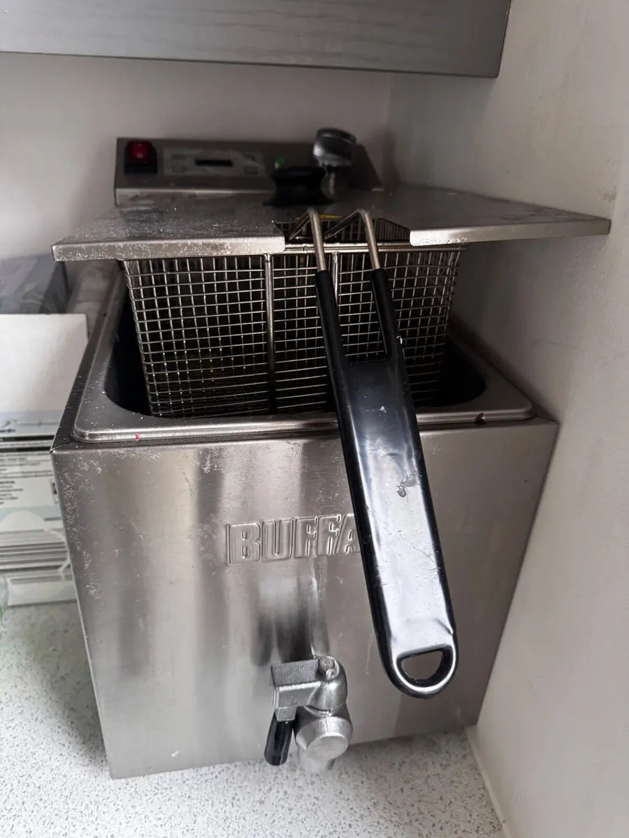 Commercial deep fryer - Image 1