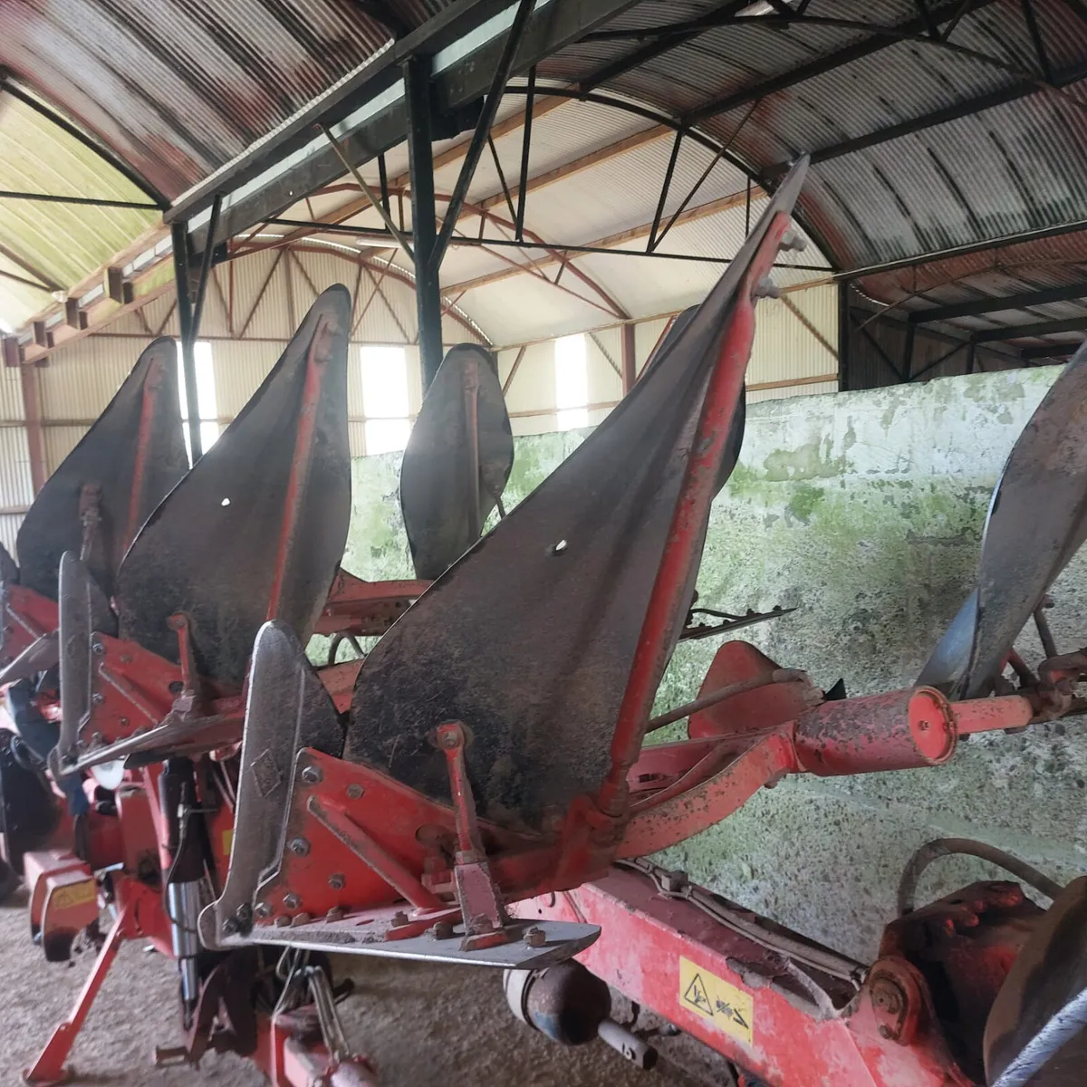 Kuhn Vari Leader 7 Furrow Plough - Image 3