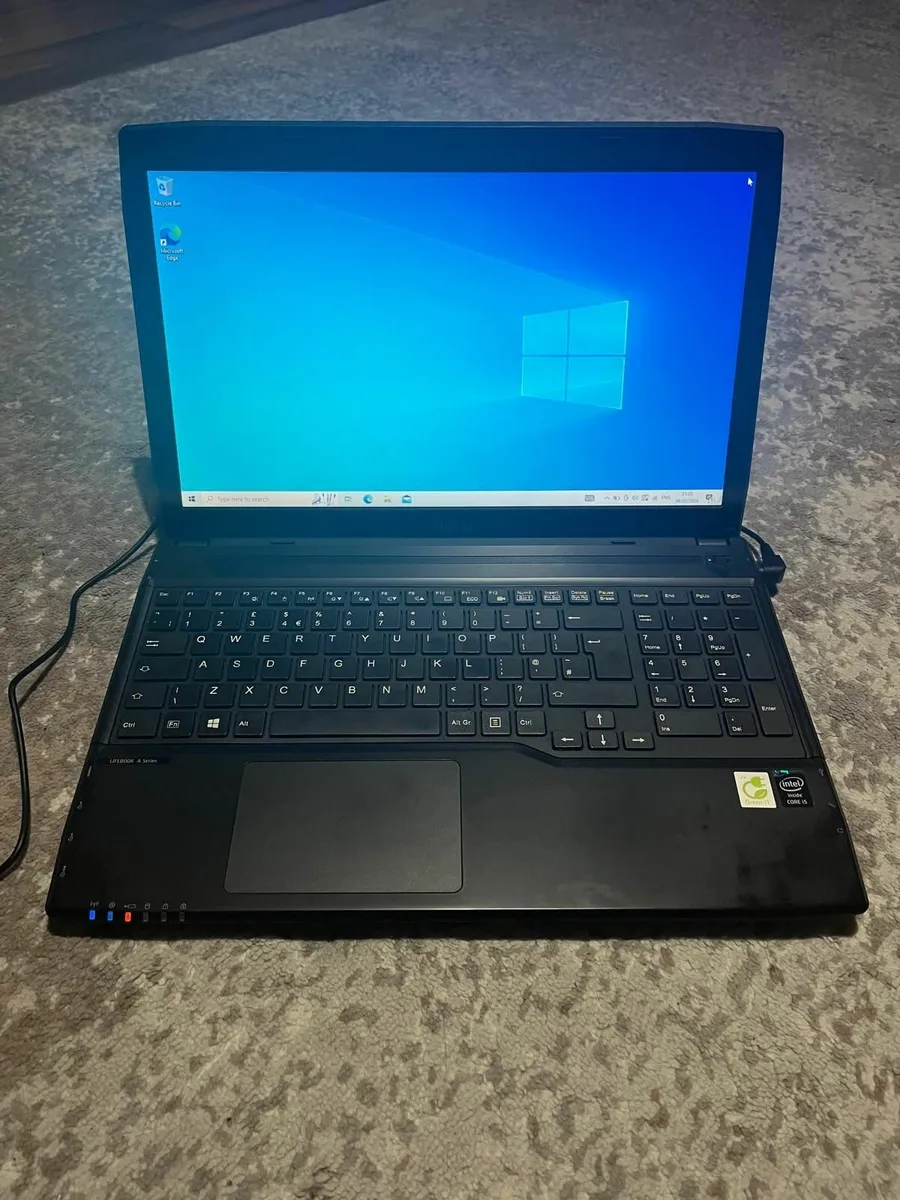 Laptop FUJITSU LIFEBOOK A544 - Image 1