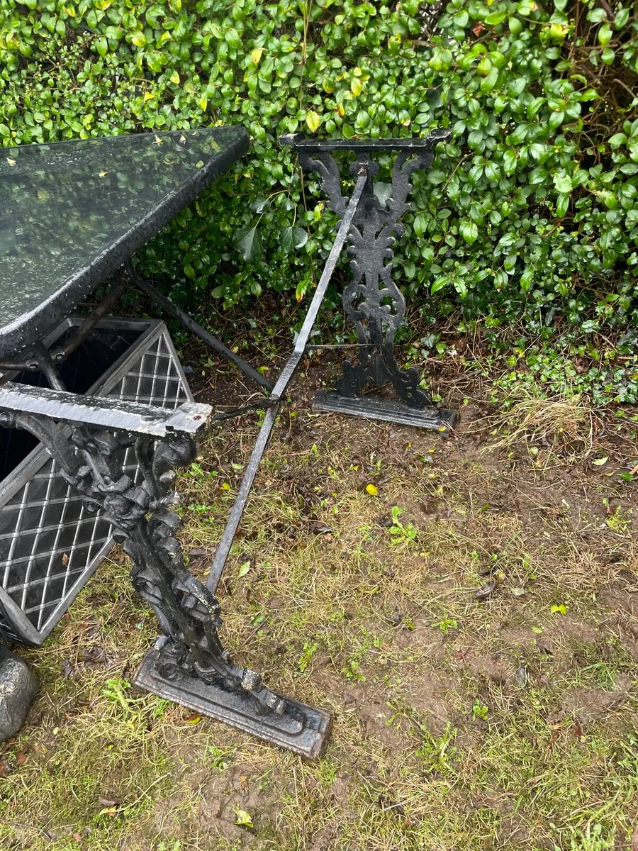 Cast iron heavy table base - Image 2