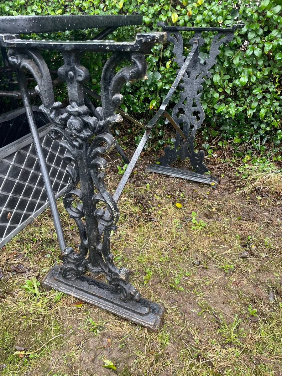 Cast iron heavy table base - Image 3