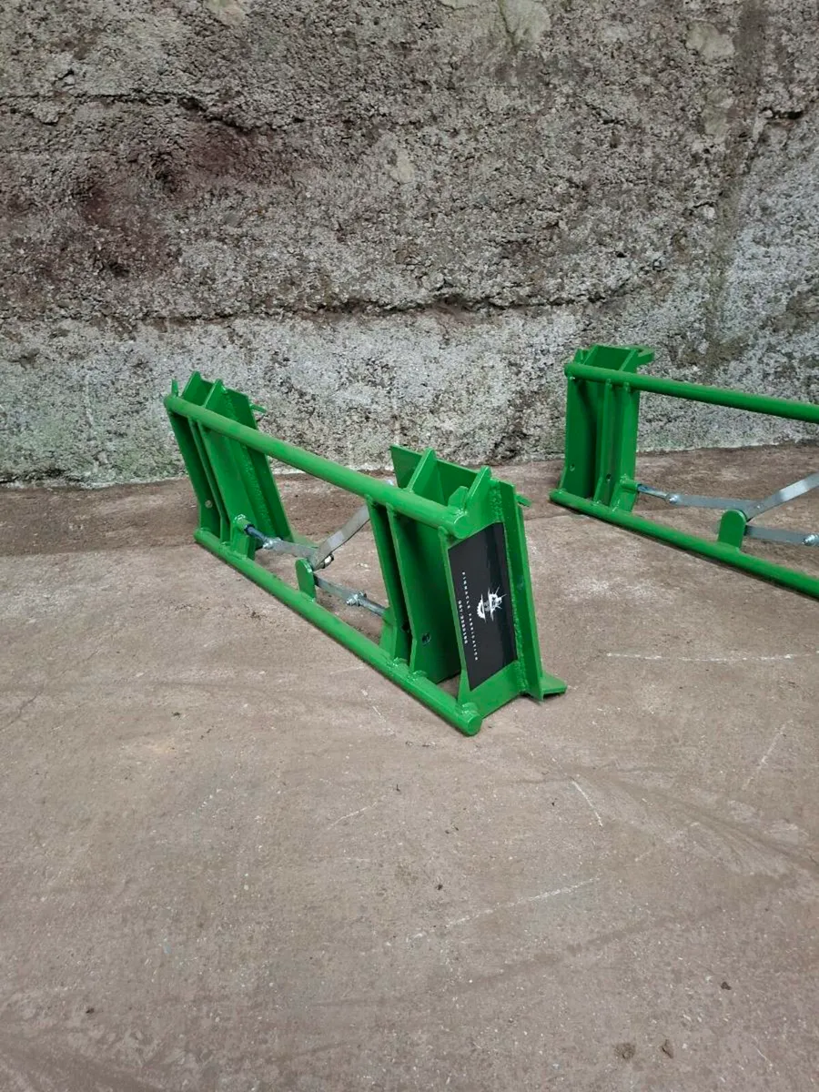 Pinnacle Fabrication Skid Steer Loader Adaptor - Image 3