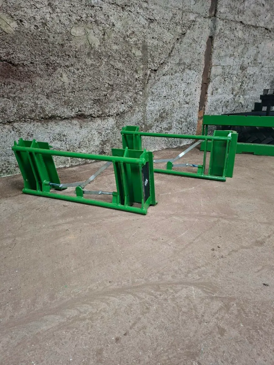 Pinnacle Fabrication Skid Steer Loader Adaptor - Image 2