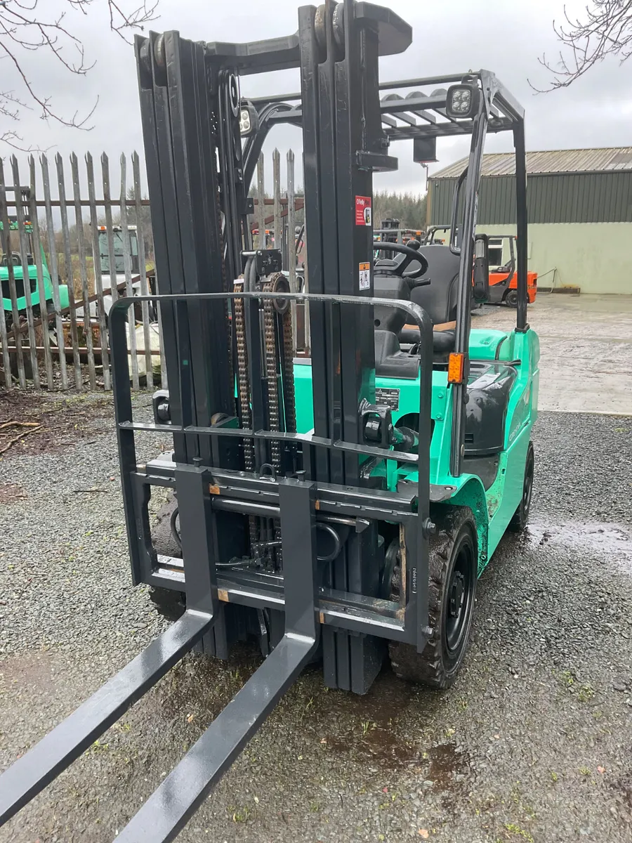FORKLIFT - Image 2