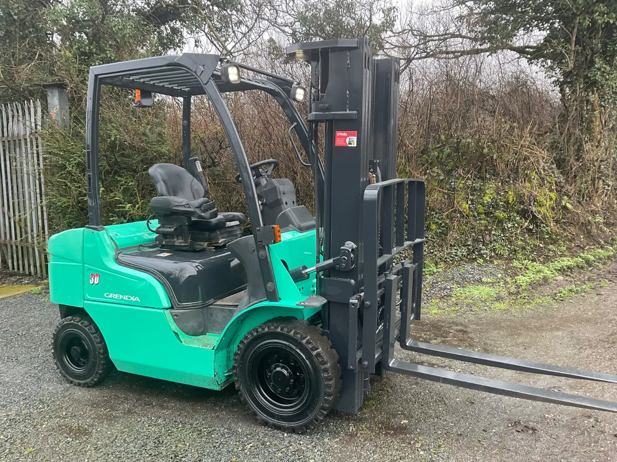 FORKLIFT - Image 1