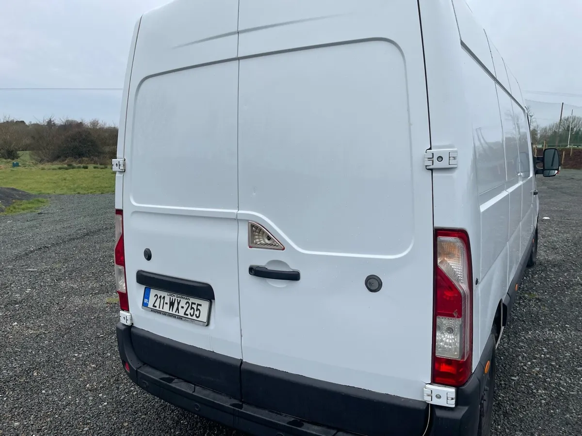 211 Nissan NV400 - Image 4