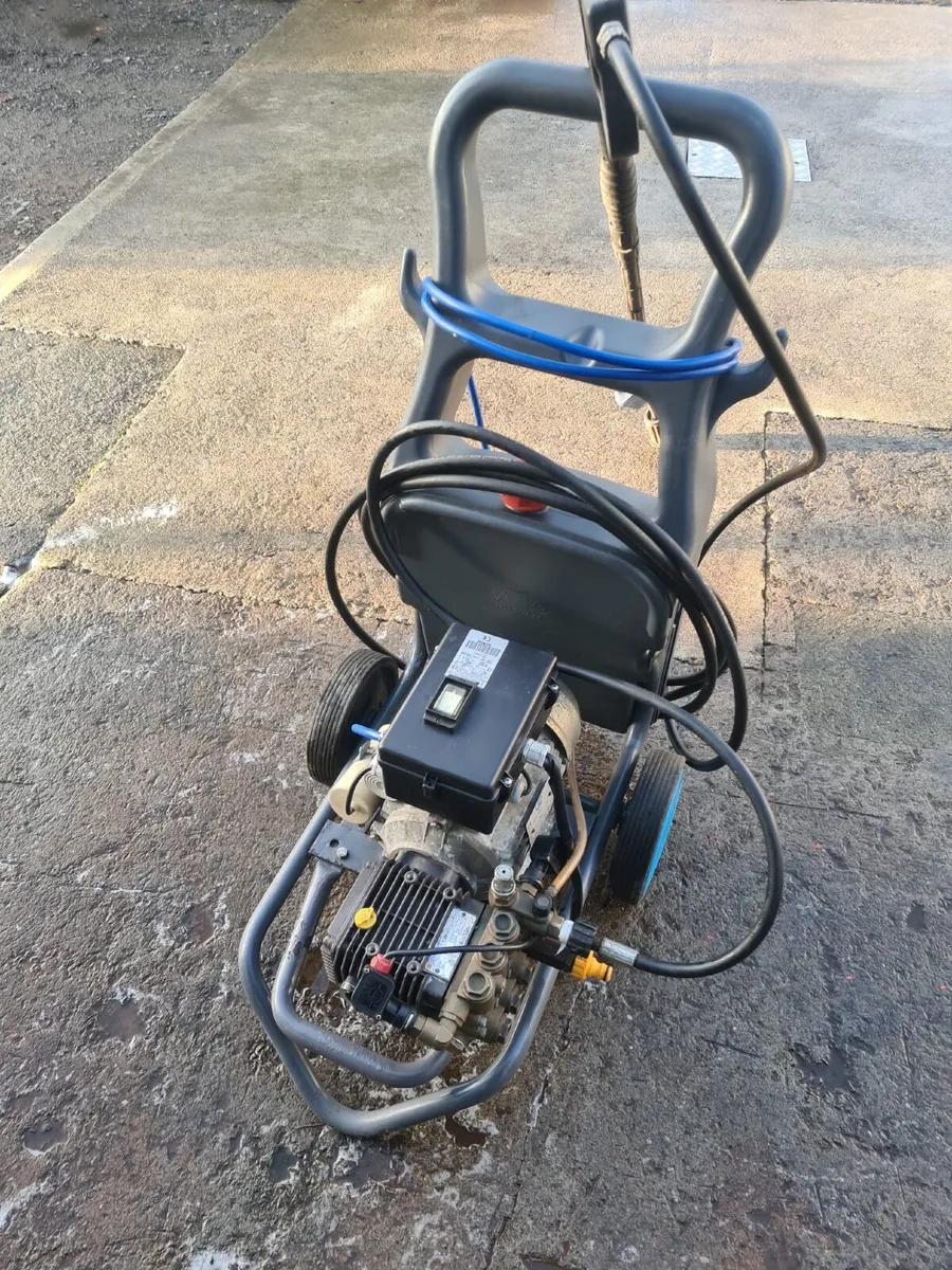 Pressure washer - Image 1