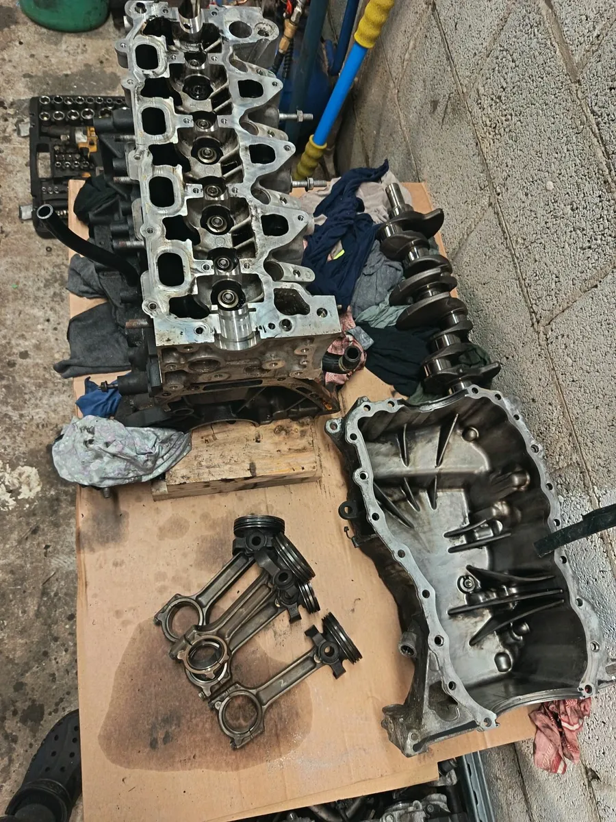 Renault engine parts - Image 2