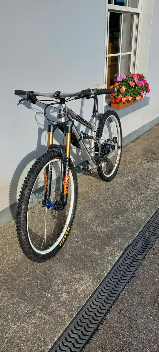 Full Suspension Banshee Prime Mountain Bike - Image 3