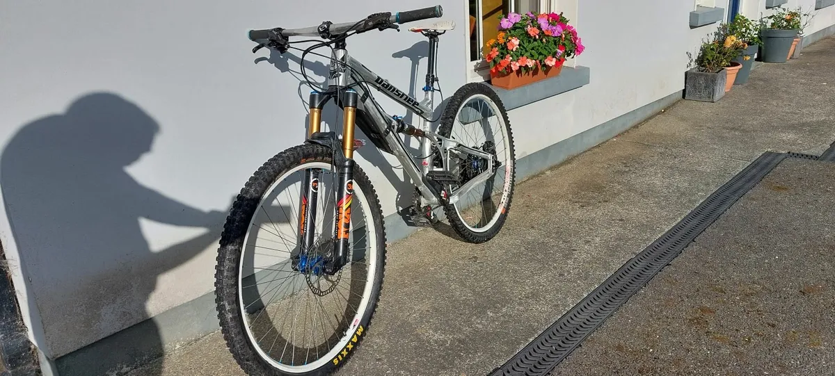 Full Suspension Banshee Prime Mountain Bike - Image 4